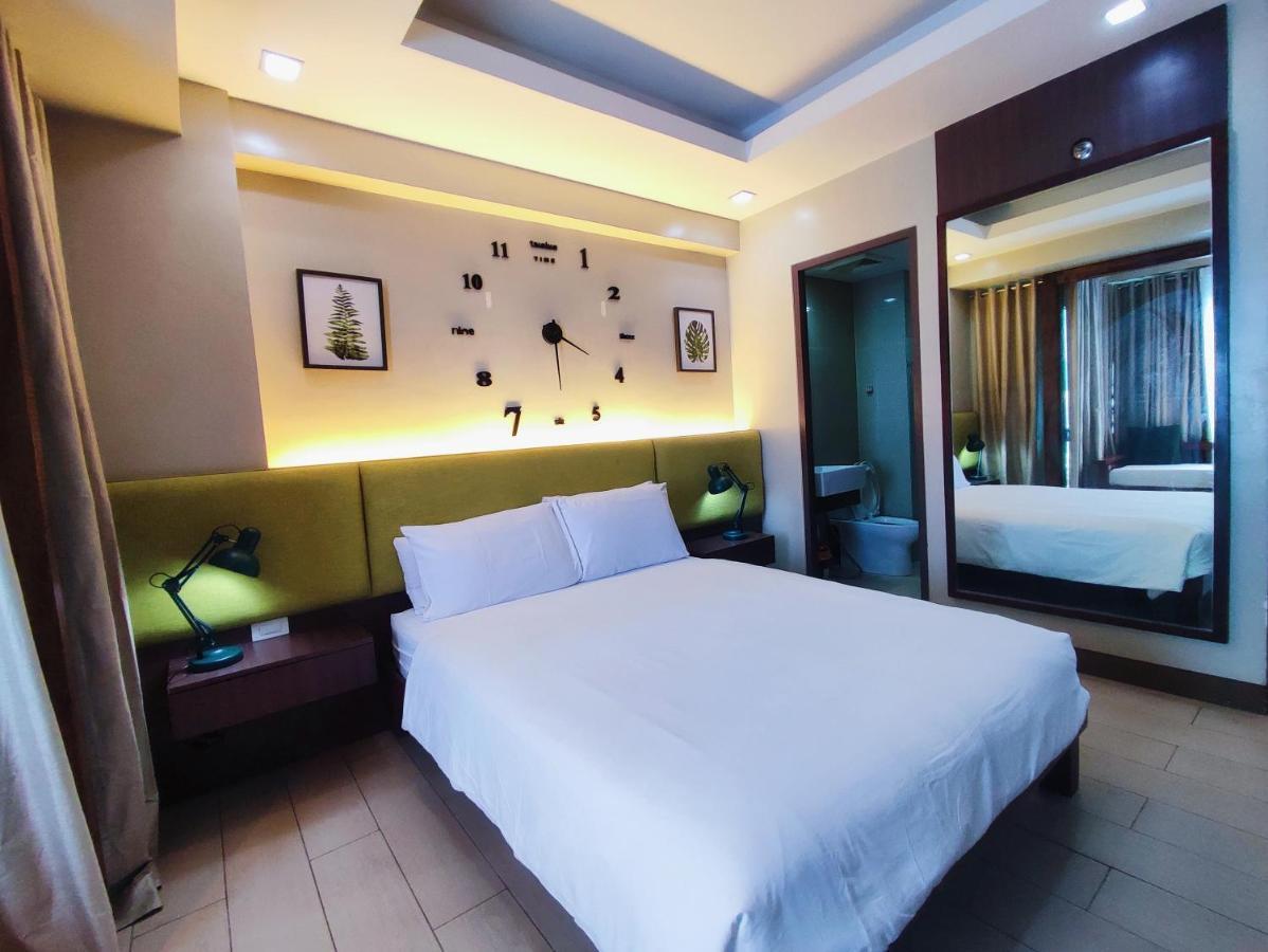 Two Palmtree Villas Newport Boulevard Near Naia 3 Pasay City Manila Eksteriør bilde