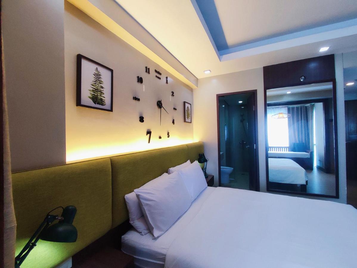 Two Palmtree Villas Newport Boulevard Near Naia 3 Pasay City Manila Eksteriør bilde