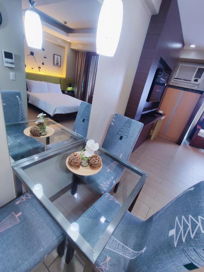 Two Palmtree Villas Newport Boulevard Near Naia 3 Pasay City Manila Eksteriør bilde